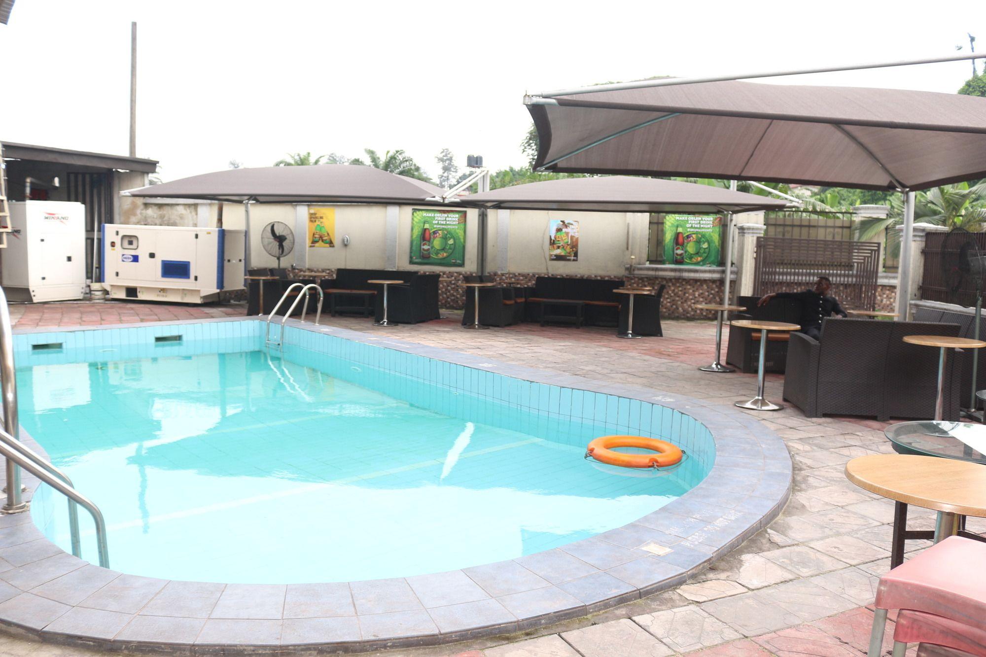 Royal Charlin Hotel And Suites Port Harcourt Exteriör bild